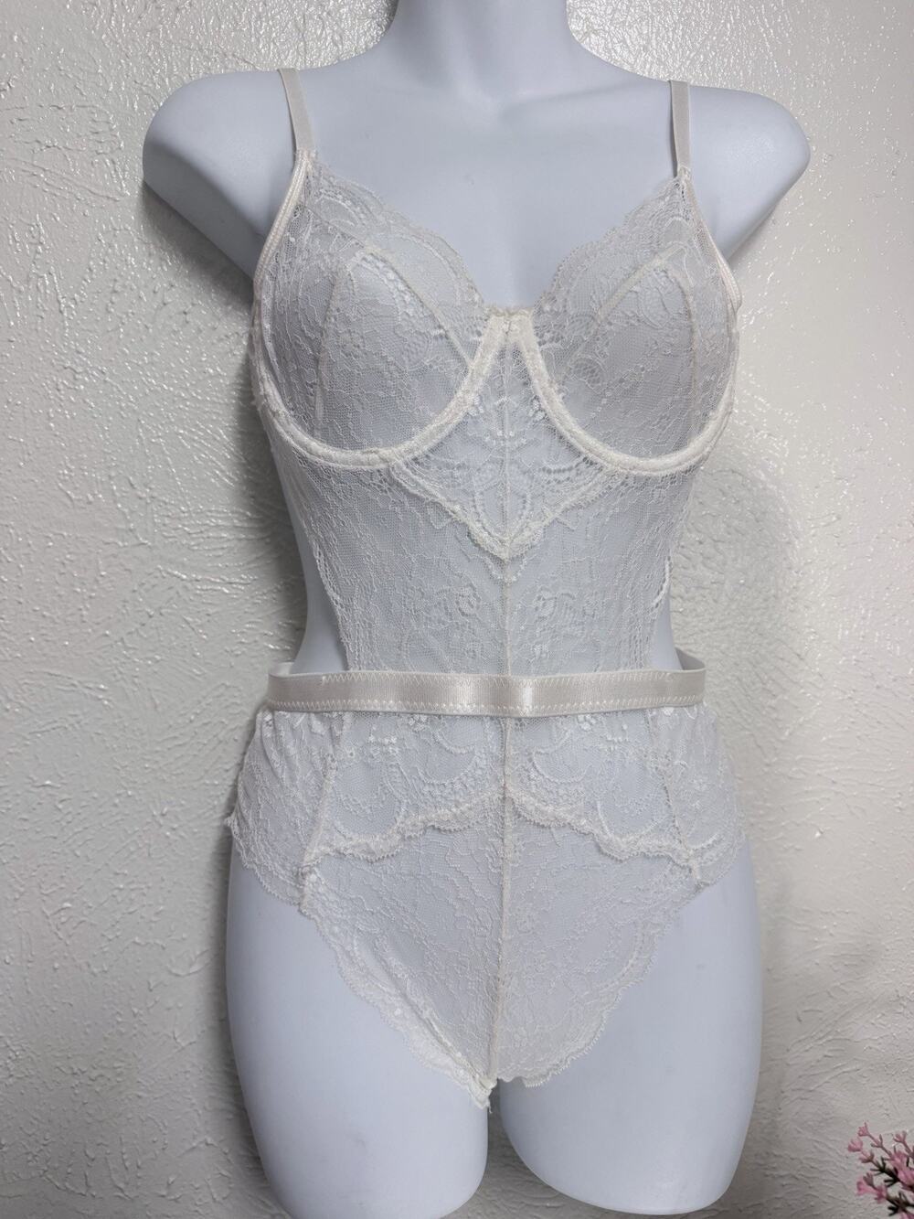 Women Teddy Lingerie Sm White Lace Underwired Babydoll Floral Bodysuit Open back